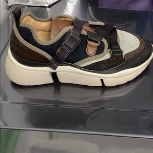 Chloe women’s sonnie mixed-media low-top s…